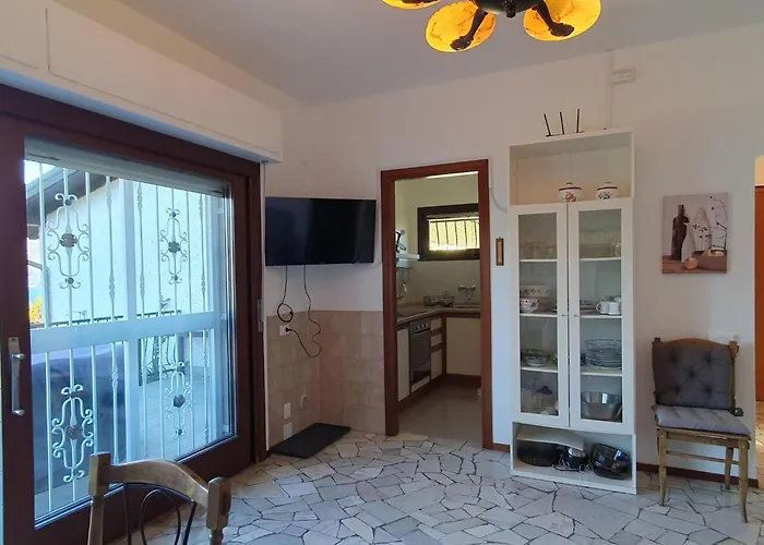 בית נופש By Maggiore With Garden *