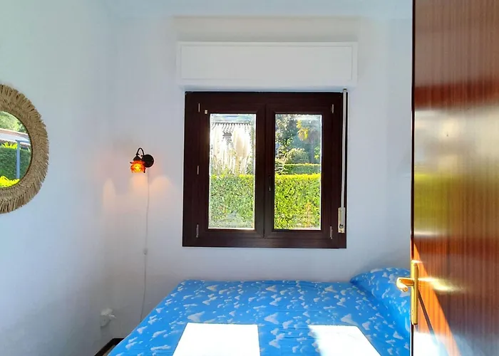 By Maggiore With Garden בית נופש