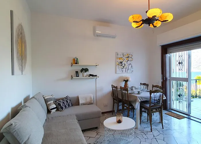 By Maggiore With Garden בית נופש