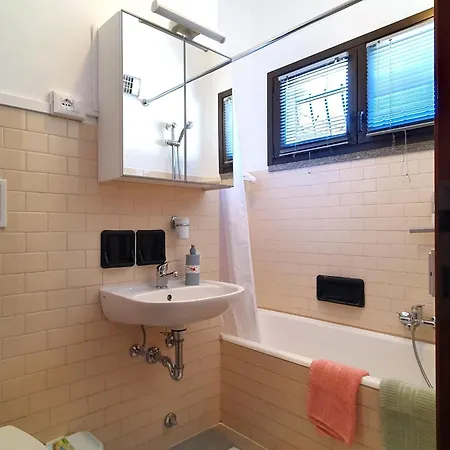 Σπίτι διακοπών By Maggiore With Garden *